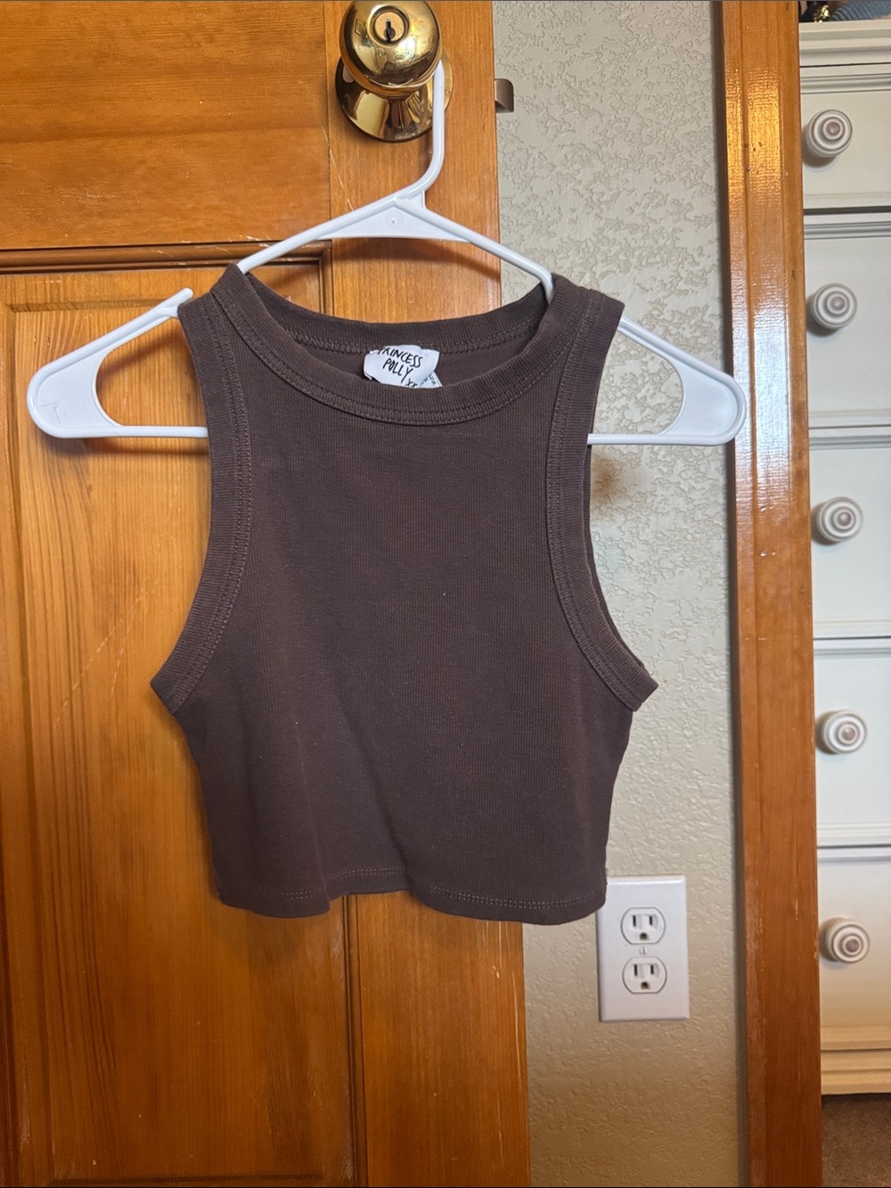 Sleeveless Ribbed Cropped Tank Top - Brown